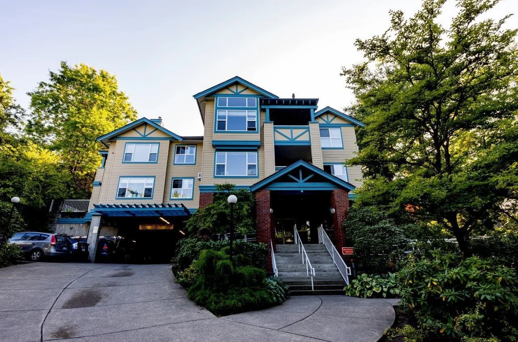Condo for sale at 104 5281 Oakmount Crescent Burnaby British Columbia - MLS: R3164635