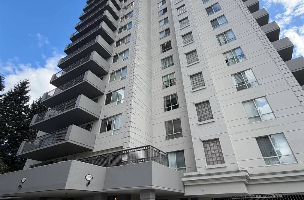 Condo for sale at 104 555 Austin Avenue Coquitlam British Columbia - MLS: R3153649