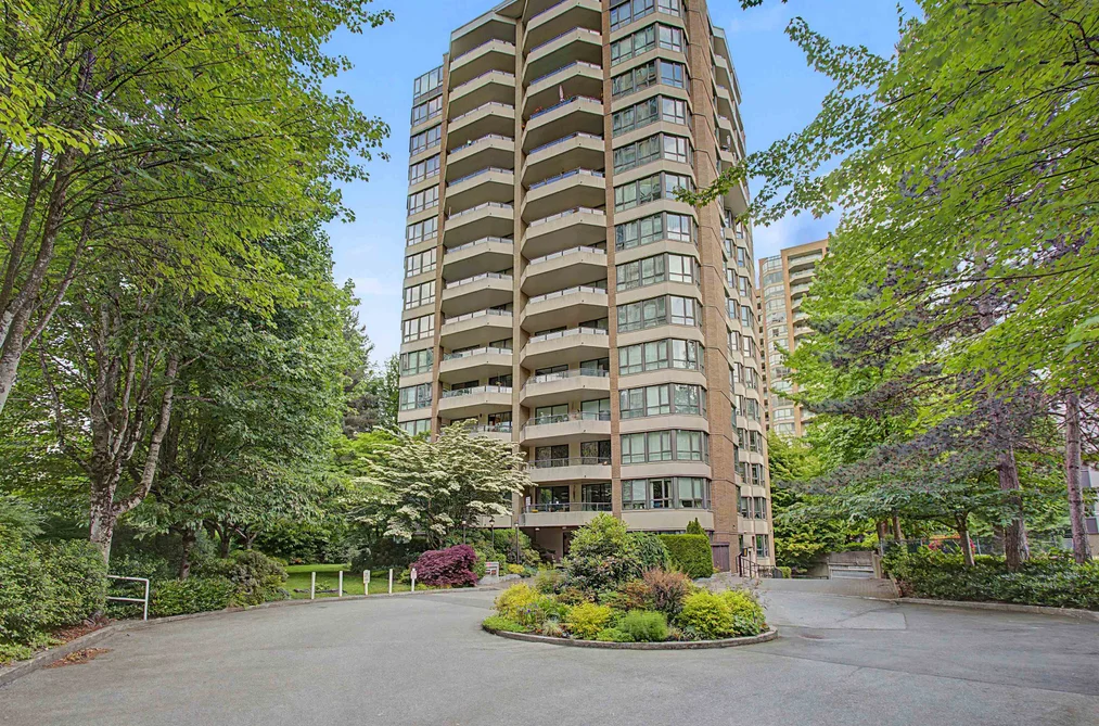 Condo for sale at 104 6152 Kathleen Avenue Burnaby British Columbia - MLS: R3134390