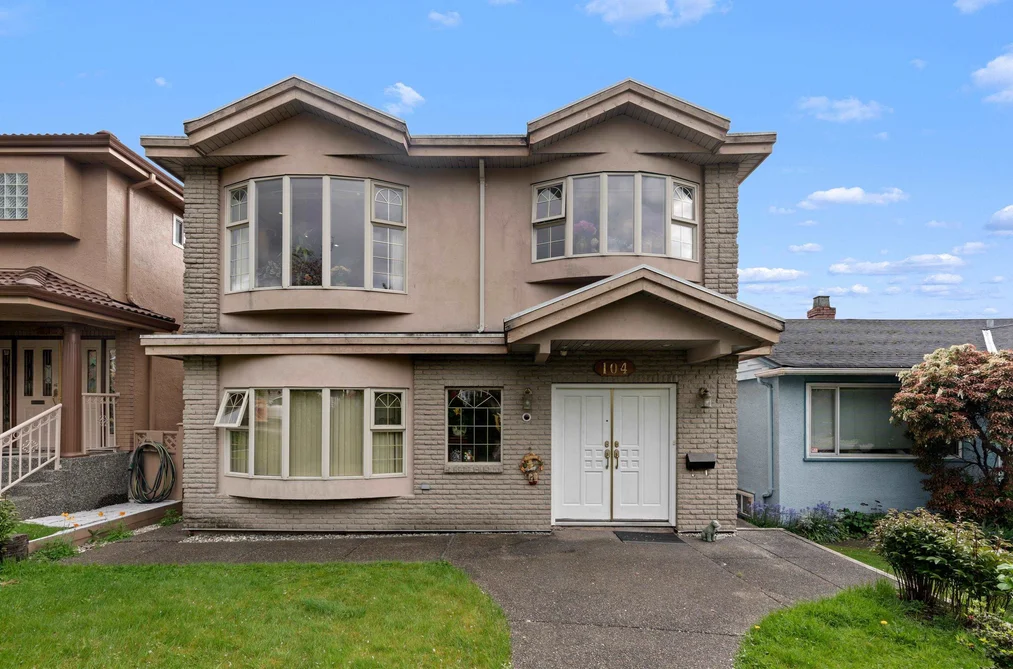 House for sale at 104 E 63rd Avenue Vancouver British Columbia - MLS: R3125354