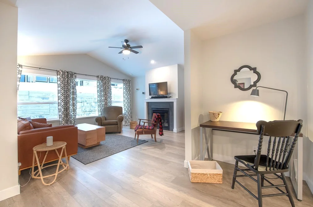 1040 CELIA CRESCENT, Gibsons BC V0N 1V7, Gibsons BC — Residential for Sale - Photo 2