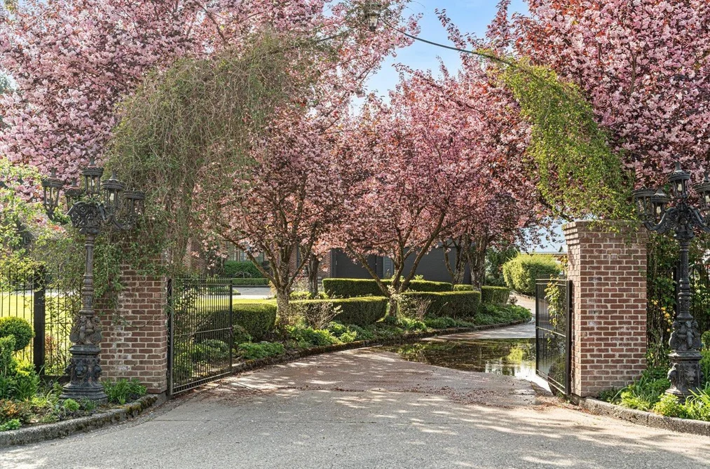 10419 MCSWEEN ROAD, Chilliwack BC V2P 6H5, Chilliwack BC — Residential for Sale - Photo 2