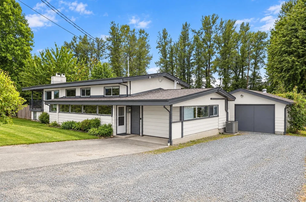 House for sale at 10425 Young Road Chilliwack British Columbia - MLS: R3161112