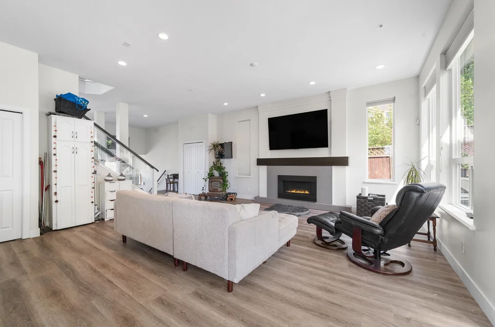 10433 248 STREET, Maple Ridge BC V2W 0H8, Maple Ridge BC — Residential for Sale — Photo 4 of 34