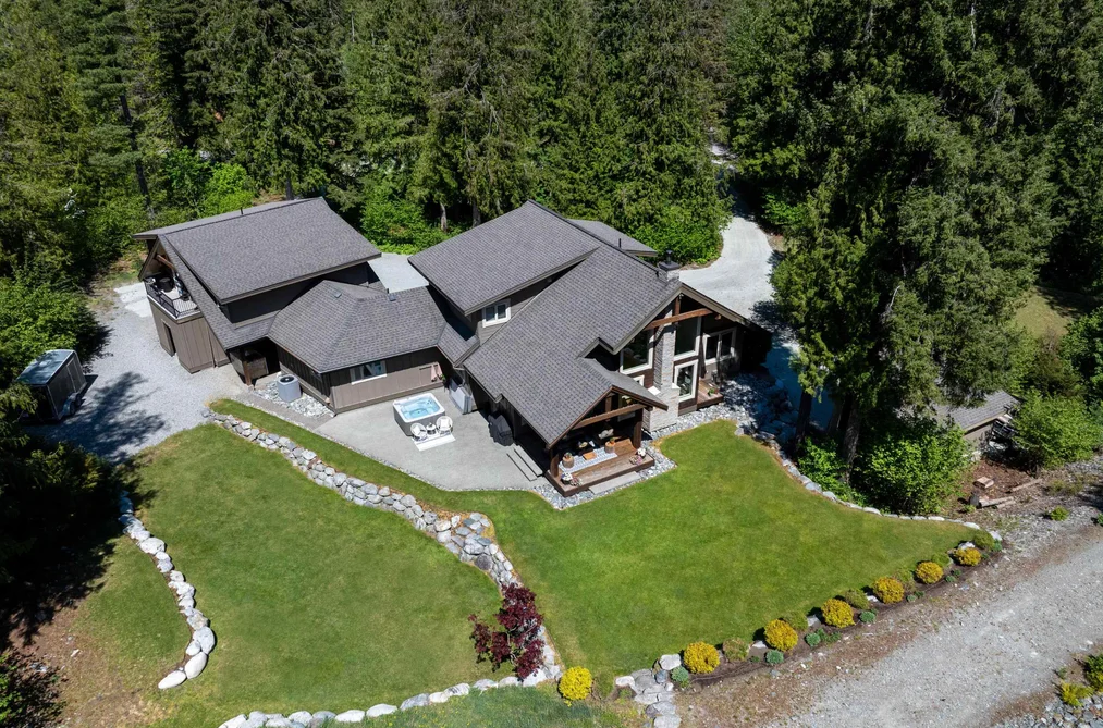 House for sale at 1044 Cedar Grove Lane Pemberton British Columbia - MLS: R3122974