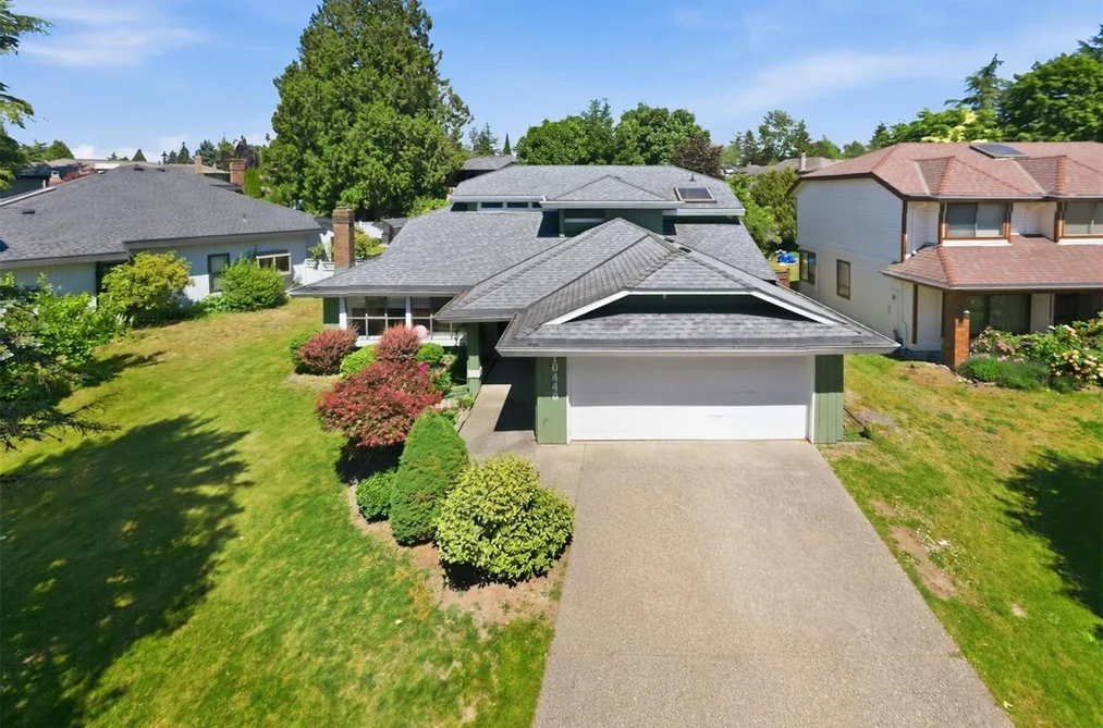 House for sale at 10446 Fraserglen Drive Surrey British Columbia - MLS: R3153550