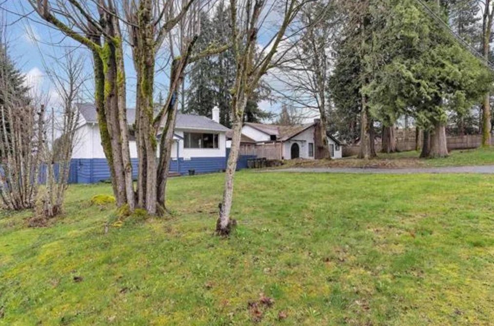 10464 154A STREET, Surrey BC V3R 4K1, Surrey BC — Residential for Sale — Photo 3 of 9