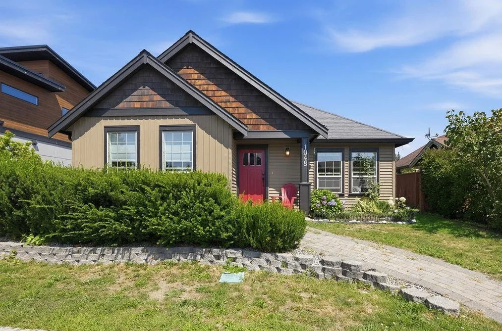 House for sale at 1048 Woodsworth Road Gibsons British Columbia - MLS: R3156400