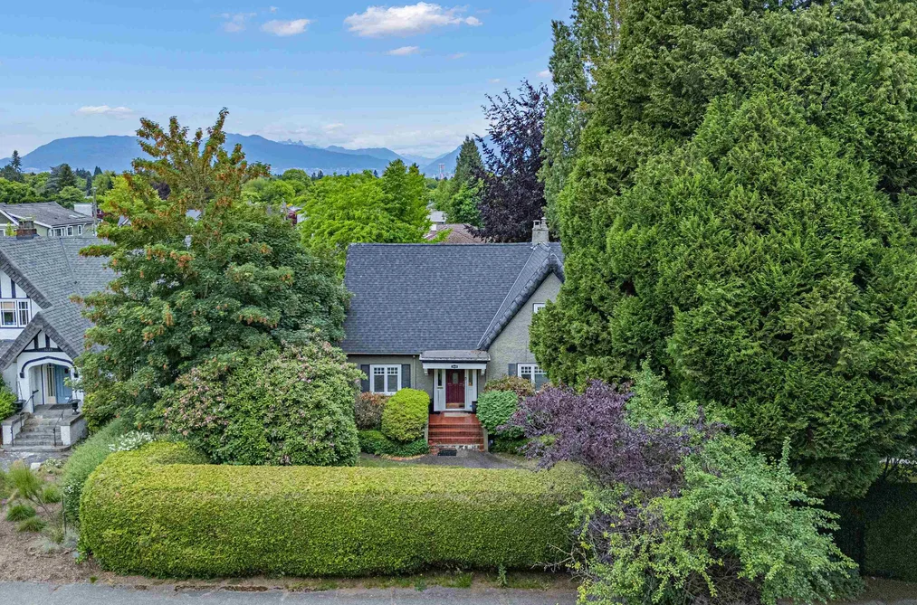 1049 W 33RD AVENUE, Vancouver BC V6M 1A1, Vancouver BC — Residential for Sale — Photo 2 of 40