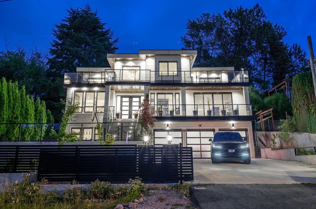 House for sale at 10490 125a Street Surrey British Columbia - MLS: R3133494