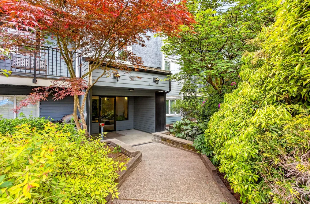 Condo for sale at 105 1122 King Albert Avenue Coquitlam British Columbia - MLS: R3125516