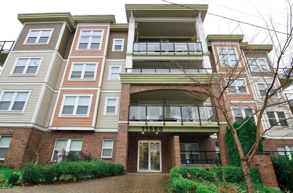 Condo for sale at 105 11580 223 Street Maple Ridge British Columbia - MLS: R3095473