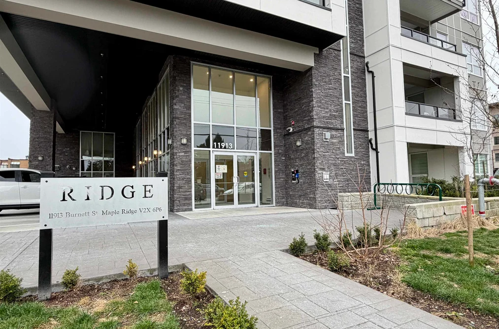Condo for sale at 105 11913 Burnett Street Maple Ridge British Columbia - MLS: R3101063