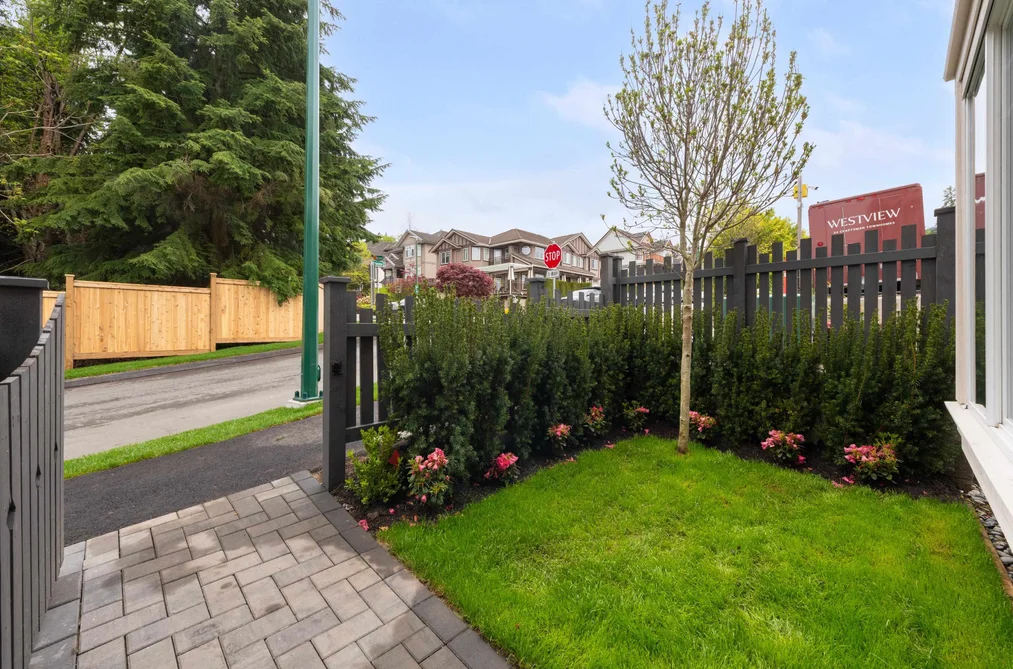 105 1301 BREWSTER DRIVE, Coquitlam BC V3B 0S7, Coquitlam BC — Residential for Sale - Photo 4