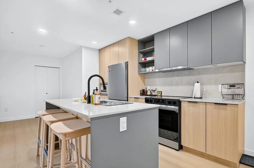 Condo for sale at 105 13439 94a Avenue Surrey British Columbia - MLS: R3160643