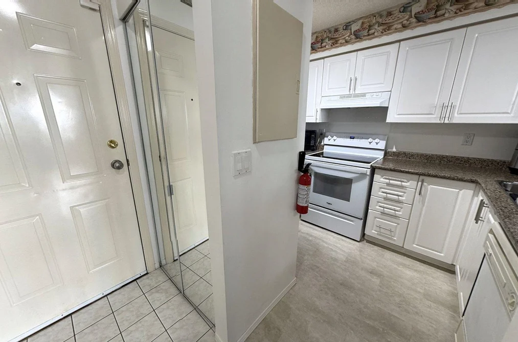 105 14355 103 AVENUE, Burnaby BC V3T 5V5, Surrey BC — Residential for Sale - Photo 2