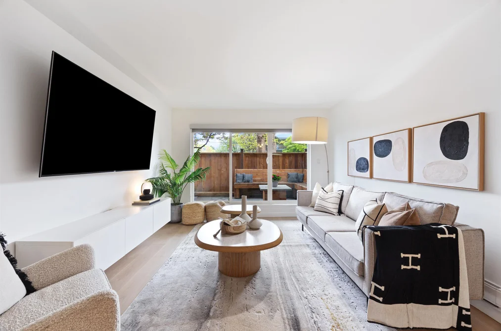 Condo for sale at 105 1440 E Broadway Vancouver British Columbia - MLS: R3119889
