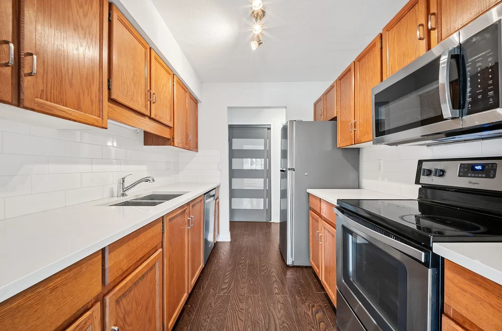 105 1460 MARTIN STREET, White Rock BC V4B 3W7, White Rock BC — Residential for Sale - Photo 5
