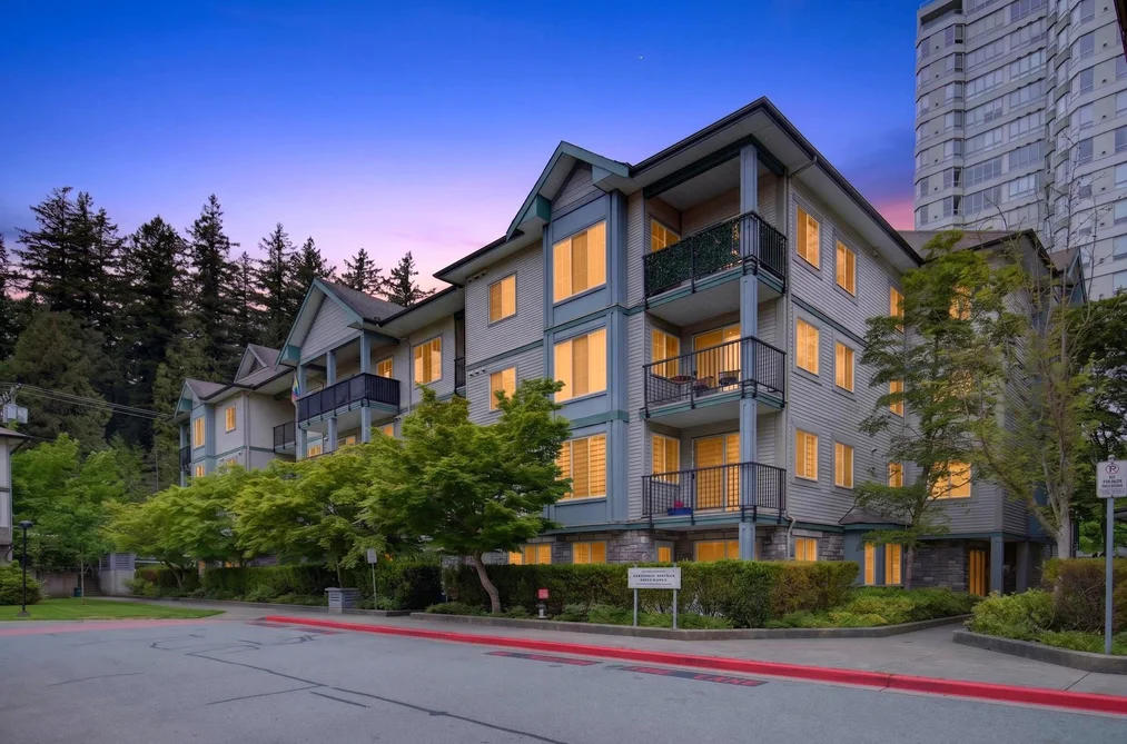 Condo for sale at 105 14859 100 Avenue Surrey British Columbia - MLS: R3125097