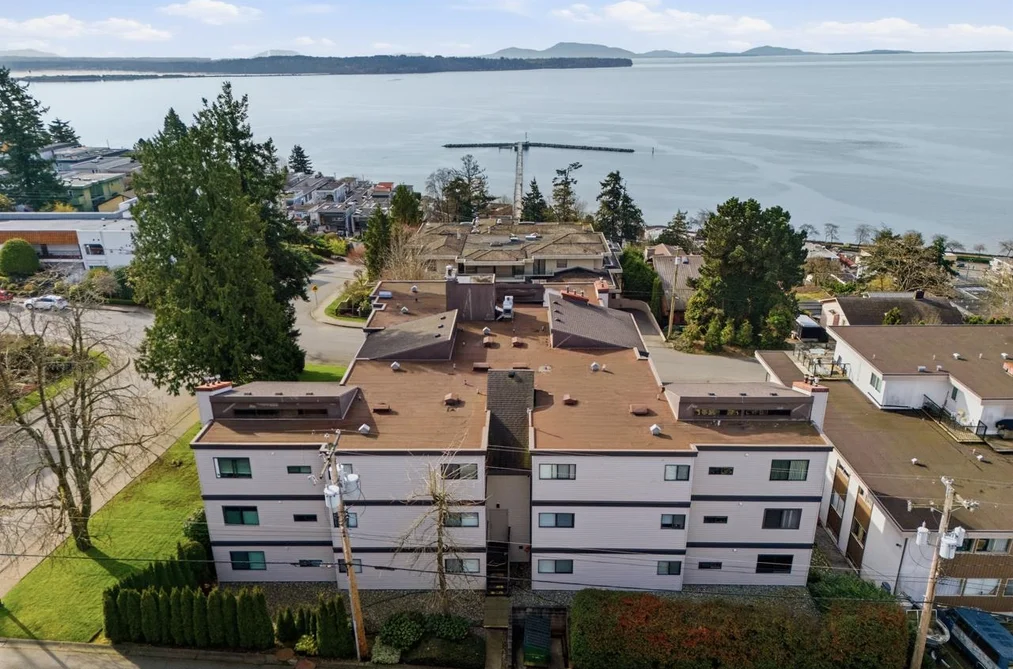 Condo for sale at 105 15041 Prospect Avenue White Rock British Columbia - MLS: R3108683