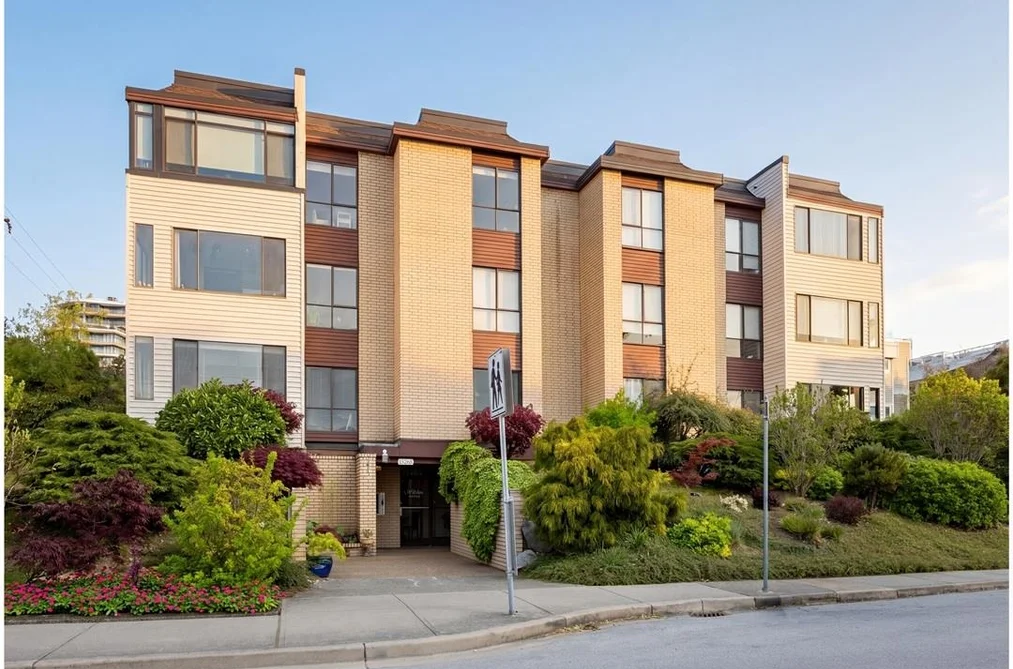 Condo for sale at 105 15265 Roper Avenue White Rock British Columbia - MLS: R3130350
