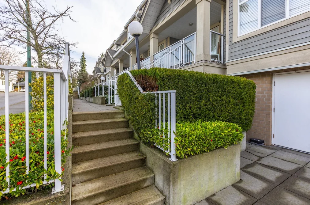 105 15621 MARINE DRIVE, White Rock BC V4B 1E1, White Rock BC — Residential for Sale - Photo 4