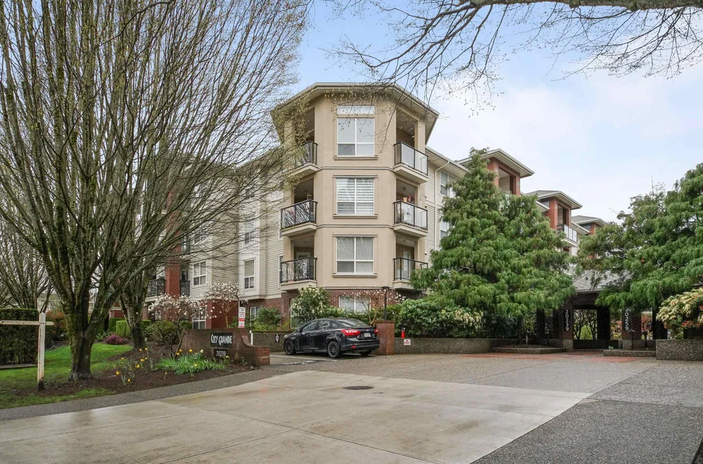 Condo for sale at 105 20239 Michaud Crescent Langley British Columbia - MLS: R3103788