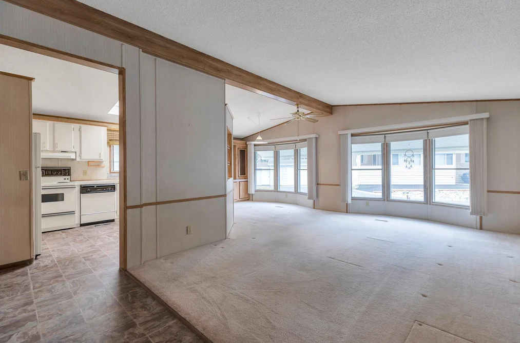 105 2062 KING GEORGE HIGHWAY, Surrey BC V4A 5A2, Surrey BC — Residential for Sale - Photo 4