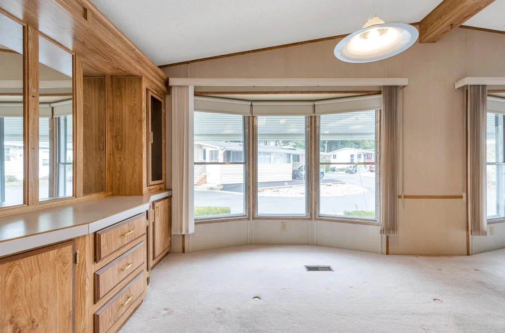 105 2062 KING GEORGE HIGHWAY, Surrey BC V4A 5A2, Surrey BC — Residential for Sale - Photo 5