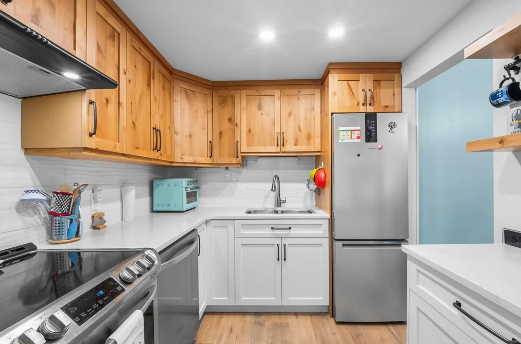 Condo for sale at 105 225 Mowat Street New Westminster British Columbia - MLS: R3147016