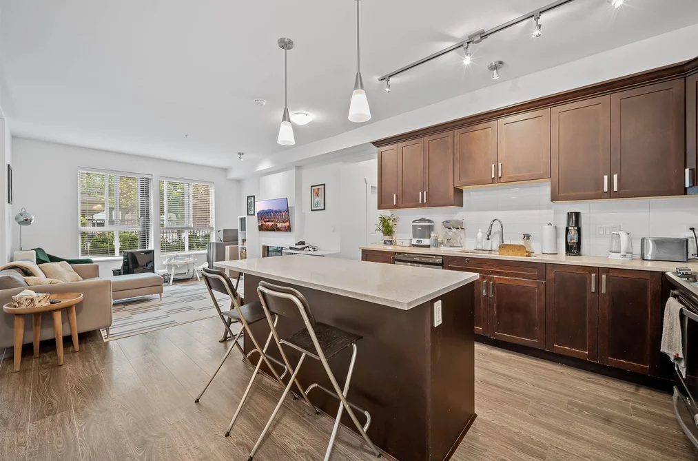 Condo for sale at 105 2288 Welcher Avenue Port Coquitlam British Columbia - MLS: R3150775