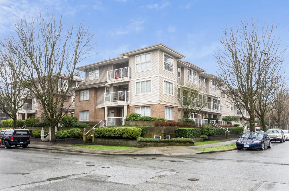 Condo for sale at 105 2432 Welcher Avenue Port Coquitlam British Columbia - MLS: R3101162