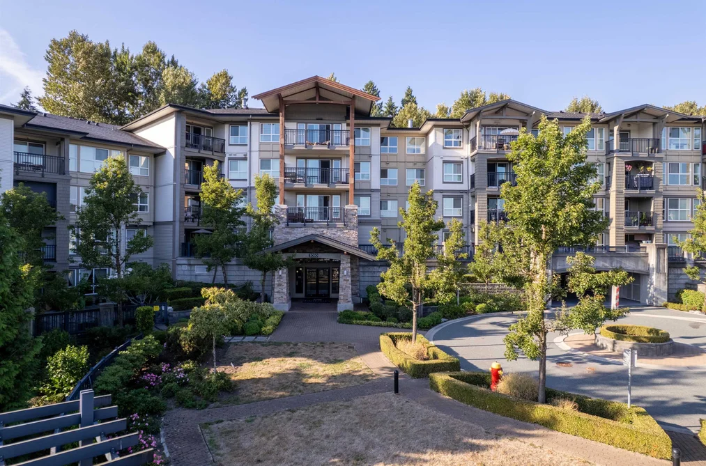 Condo for sale at 105 3050 Dayanee Springs Boulevard Coquitlam British Columbia - MLS: R3159472