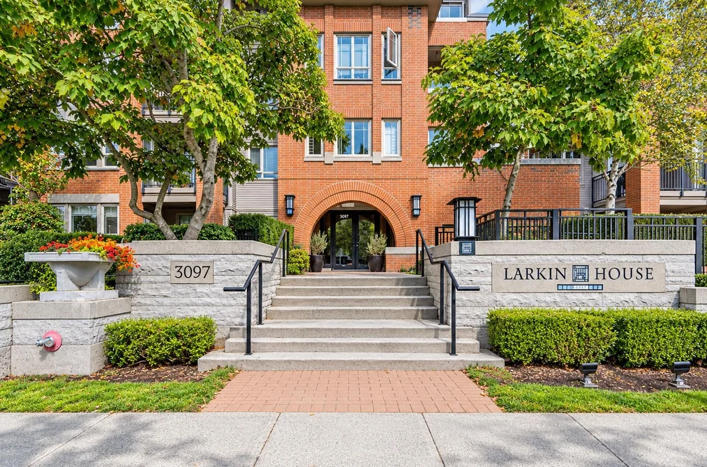 Condo for sale at 105 3097 Lincoln Avenue Coquitlam British Columbia - MLS: R3155229