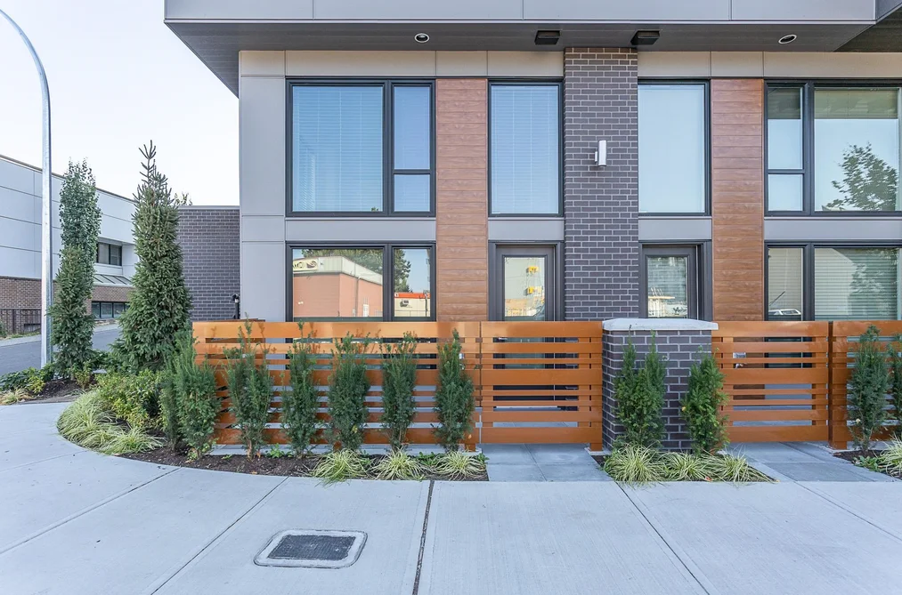 Condo for sale at 105 32838 Ventura Avenue Abbotsford British Columbia - MLS: R3134641