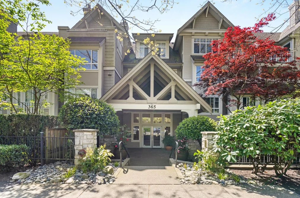 Condo for sale at 105 365 E 1st Street North Vancouver British Columbia - MLS: R3116168