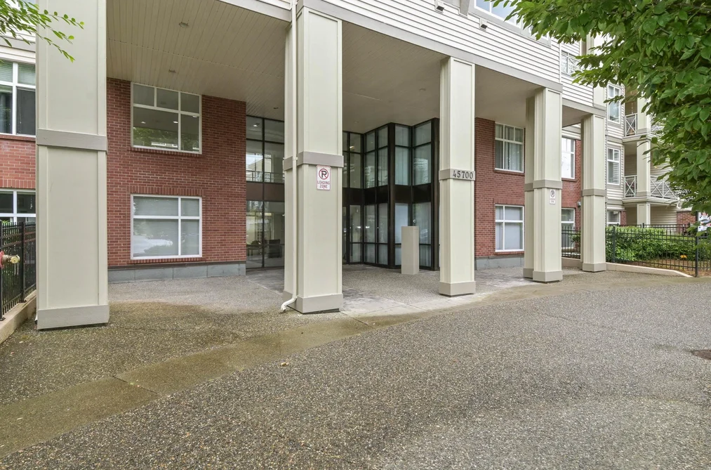 105 45700 WELLINGTON AVENUE, Chilliwack BC V2P 2E4, Chilliwack BC — Residential for Sale — Photo 2 of 30
