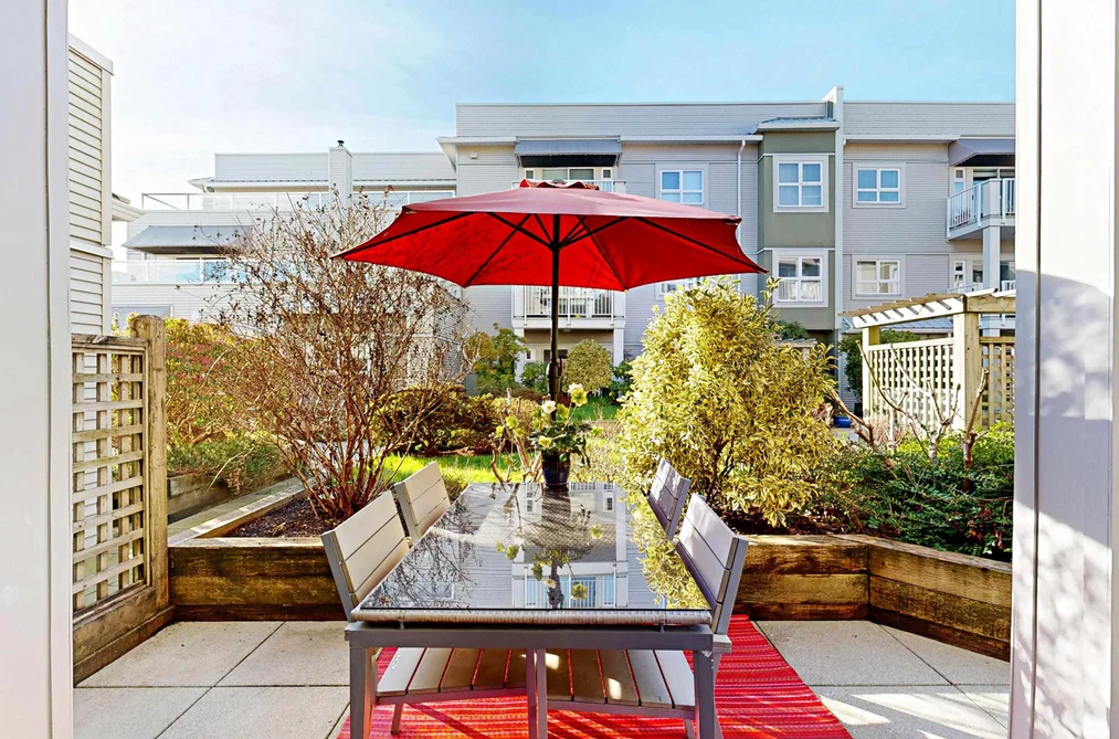 Condo for sale at 105 4738 53 Street Delta British Columbia - MLS: R3102201