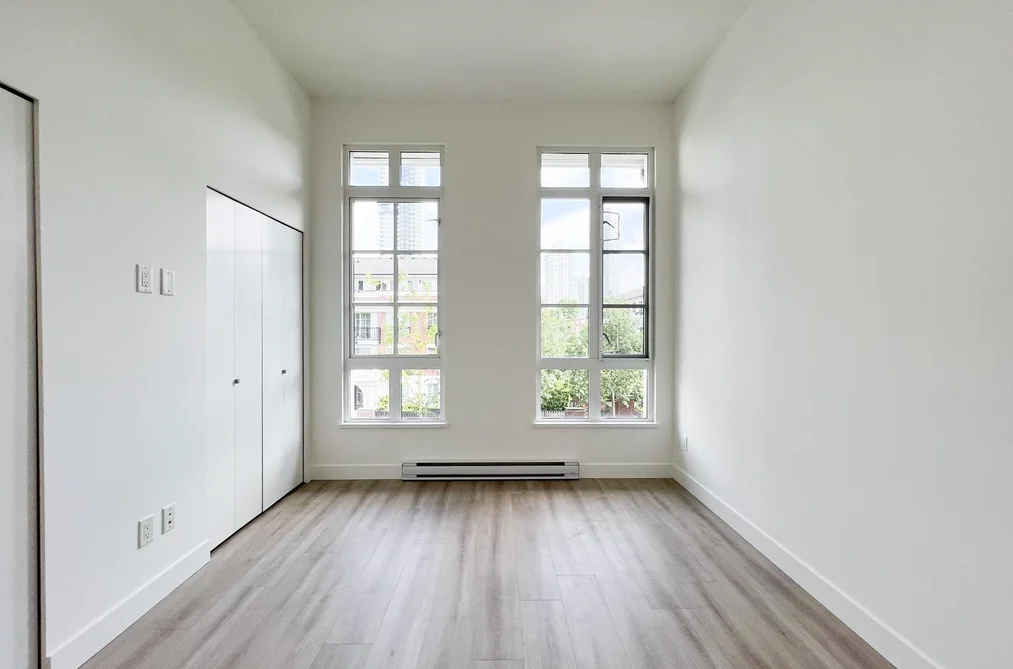 105 548 FOSTER AVENUE, Coquitlam BC V3J 0E2, Coquitlam BC — Residential for Sale - Photo 2