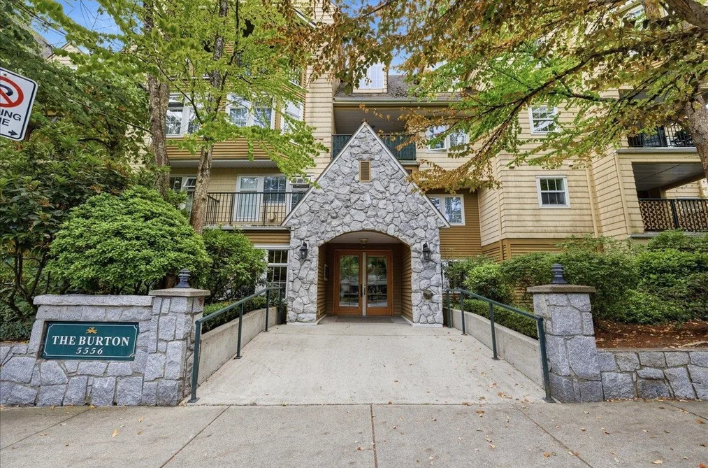 Condo for sale at 105 5556 14 Avenue Delta British Columbia - MLS: R3146750