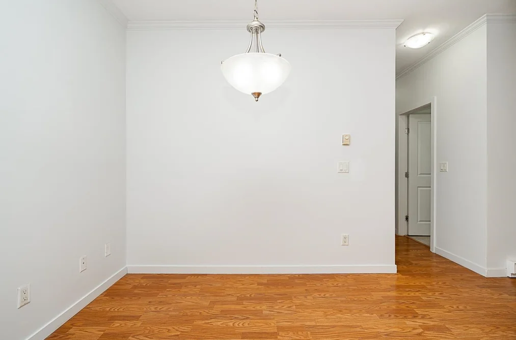 105 7000 21ST AVENUE, Burnaby BC V5E 4P1, Burnaby BC — Residential for Sale — Photo 13 of 40