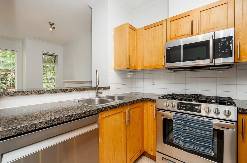 105 7000 21ST AVENUE, Burnaby BC V5E 4P1, Burnaby BC — Residential for Sale — Photo 17 of 40