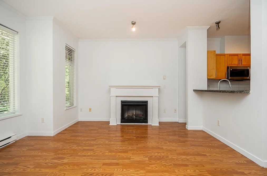 105 7000 21ST AVENUE, Burnaby BC V5E 4P1, Burnaby BC — Residential for Sale — Photo 5 of 40