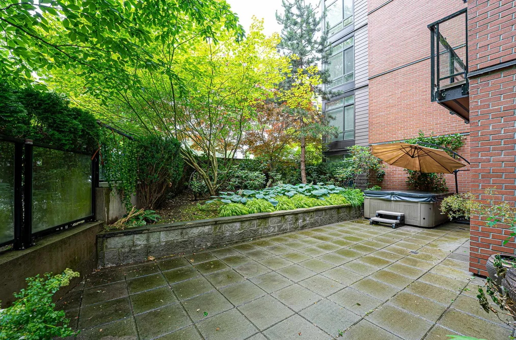 Condo for sale at 105 733 W 3rd Street North Vancouver British Columbia - MLS: R3148611