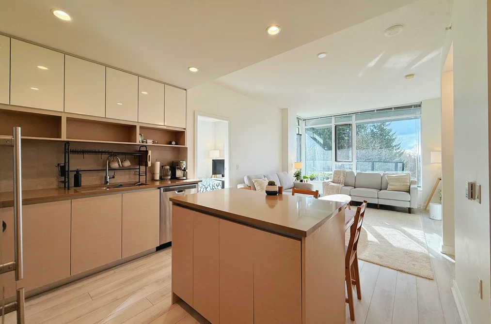 Condo for sale at 105 8850 University Crescent Burnaby British Columbia - MLS: R3106393