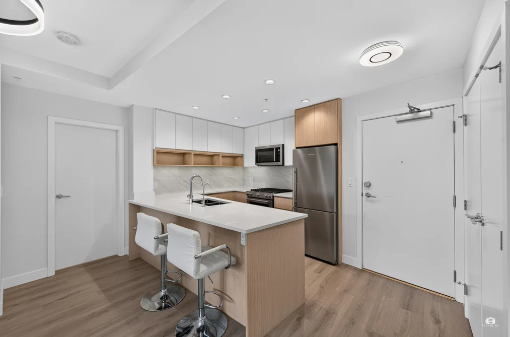 Condo for sale at 105 8940 University Crescent Burnaby British Columbia - MLS: R3146068