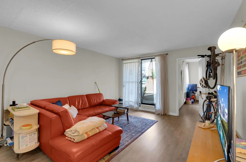105 975 E BROADWAY, Vancouver BC V5T 1Y3, Vancouver BC — Residential for Sale - Main Photo
