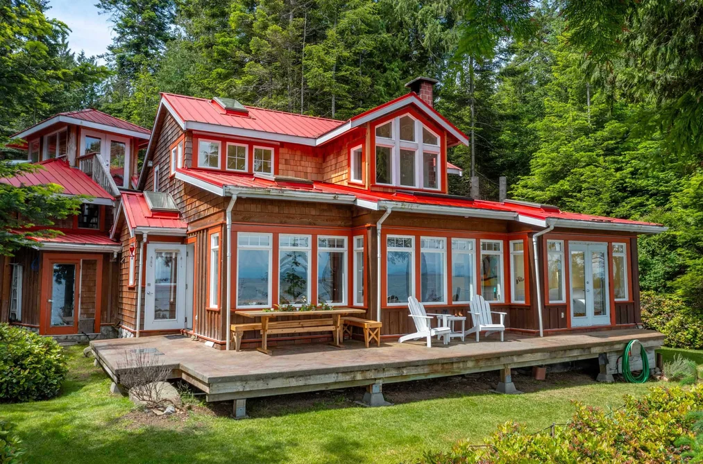 House for sale at 105 Island Park Drive Galiano Island British Columbia - MLS: R3086468
