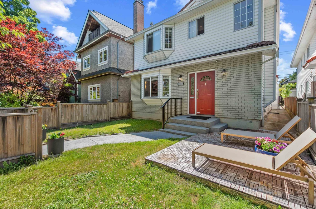 Half Duplex for sale at 1050 E 10th Avenue Vancouver British Columbia - MLS: R3138291