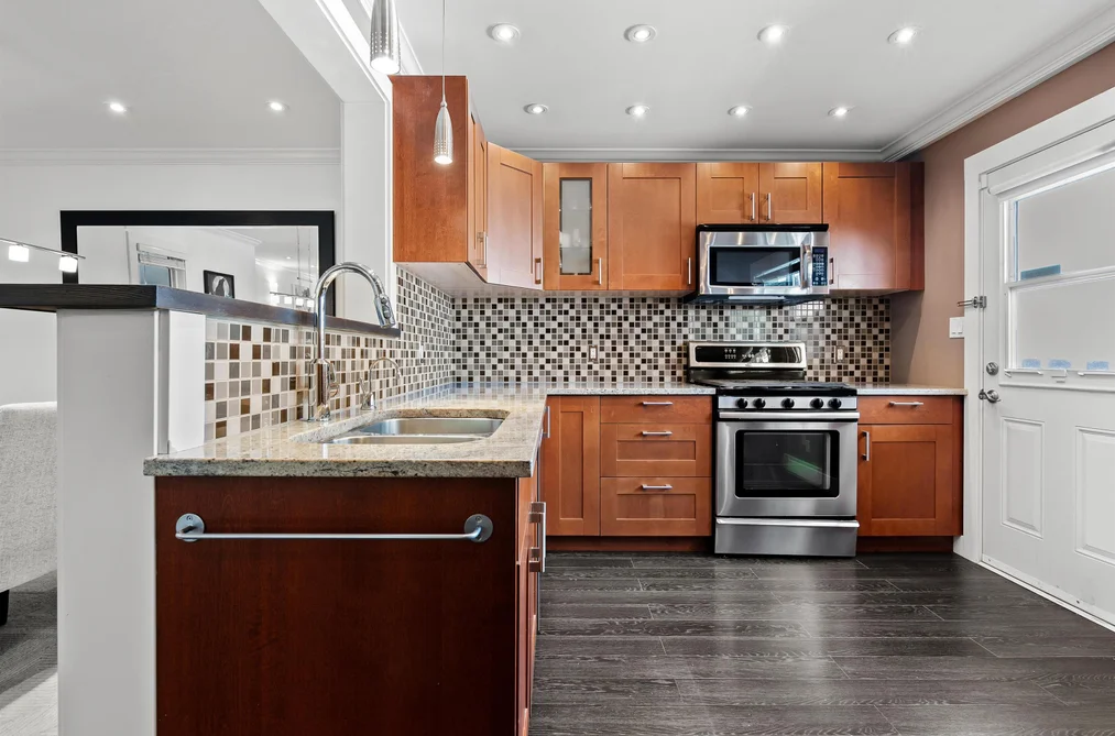 1050 E 10TH AVENUE, Vancouver BC V5T 2B5, Vancouver BC — Residential for Sale — Photo 13 of 32